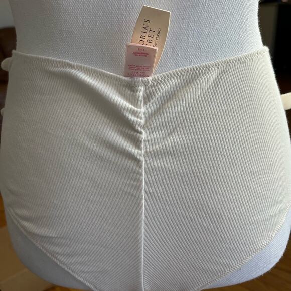 Victoria’s Secret panty knit pattern size large cream - Picture 3 of 4